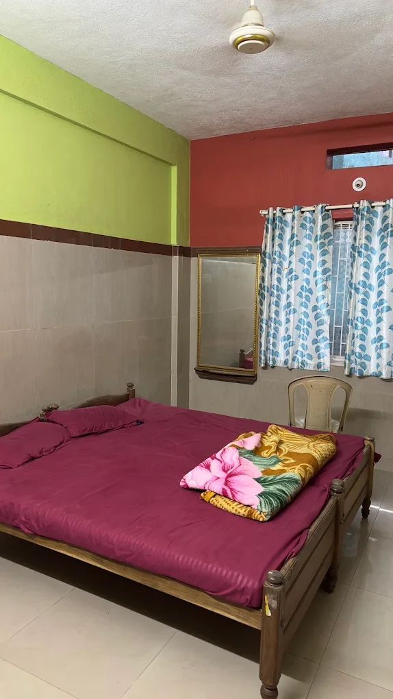 Deluxe room at Vidhathri Tourist Home in Kollur